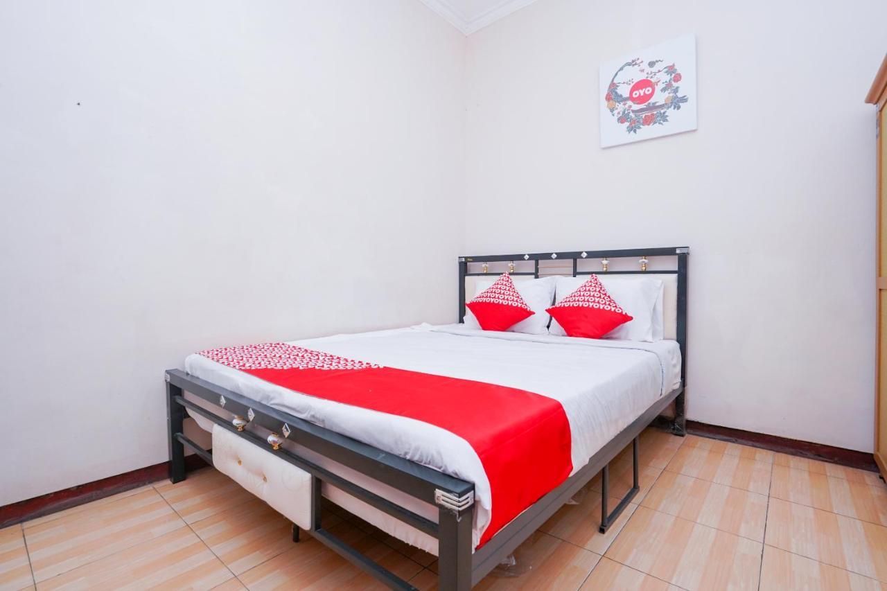 Collection O 1112 Comfitel Siwalankerto Aa4 Hotel Surabaya Eksteriør billede